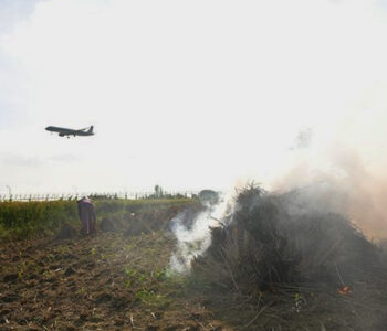 Straw burning threatens flight safety